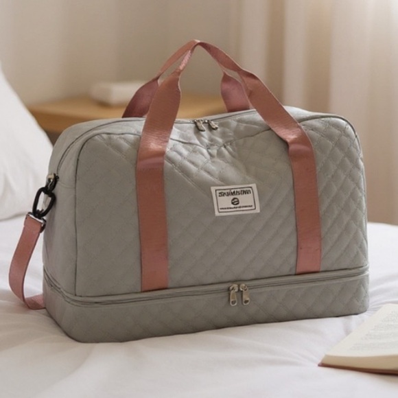 Pink & Gray Traveling Bag - Picture 2 of 4